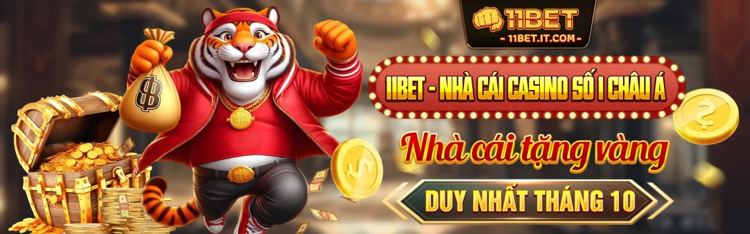 Bàn Baccarat sang trọng với chip và thẻ bài, minh họa chiến lược chơi